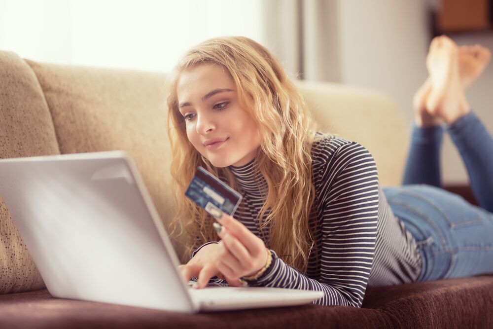 consumer spending in online shopping